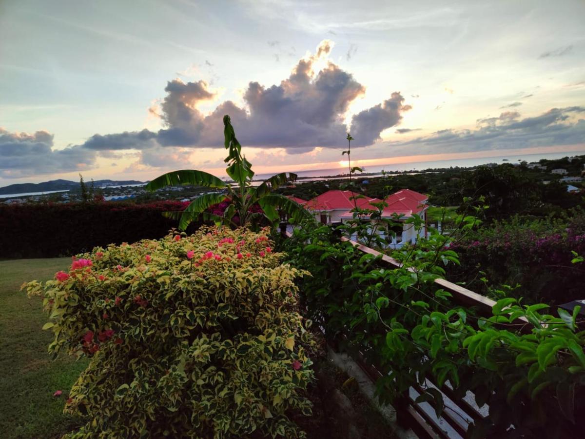 Holiday Home Belvedere Dickenson Bay Екстериор снимка