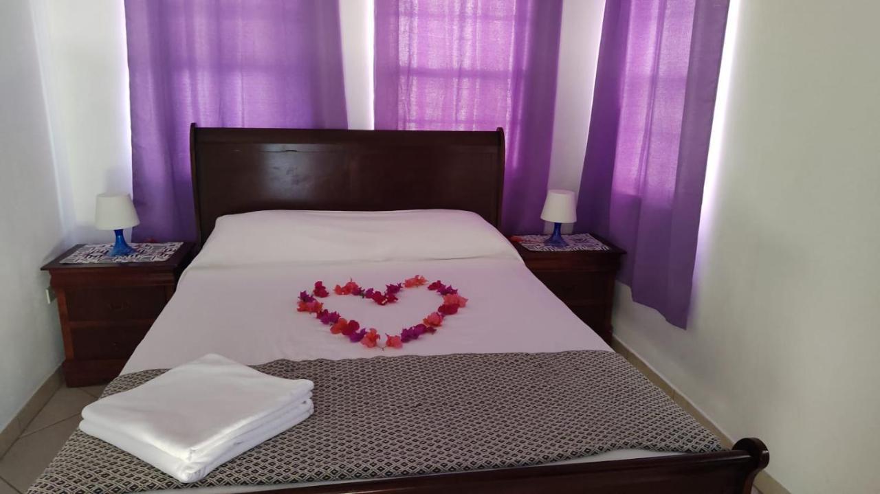 Holiday Home Belvedere Dickenson Bay Екстериор снимка