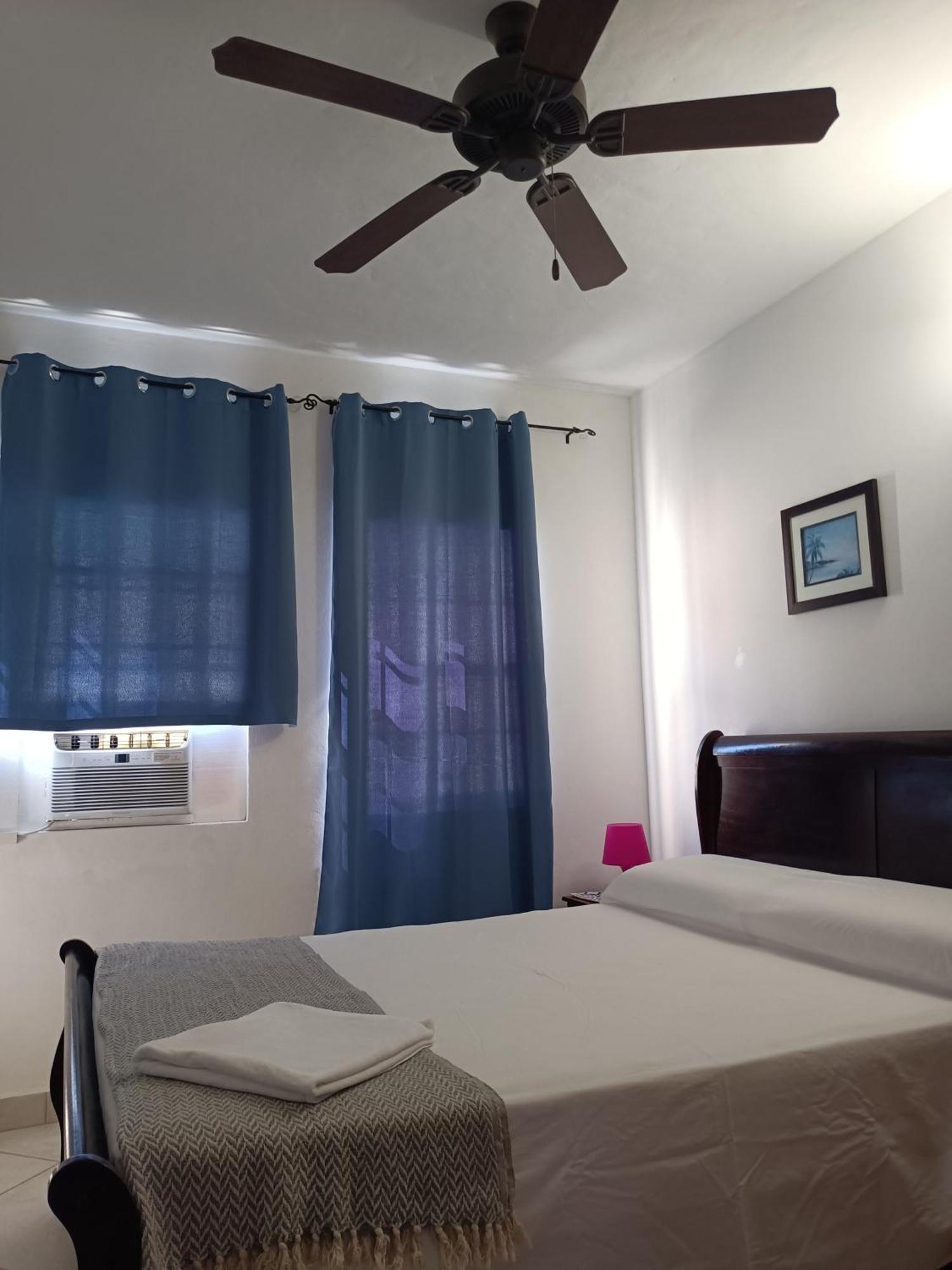 Holiday Home Belvedere Dickenson Bay Стая снимка