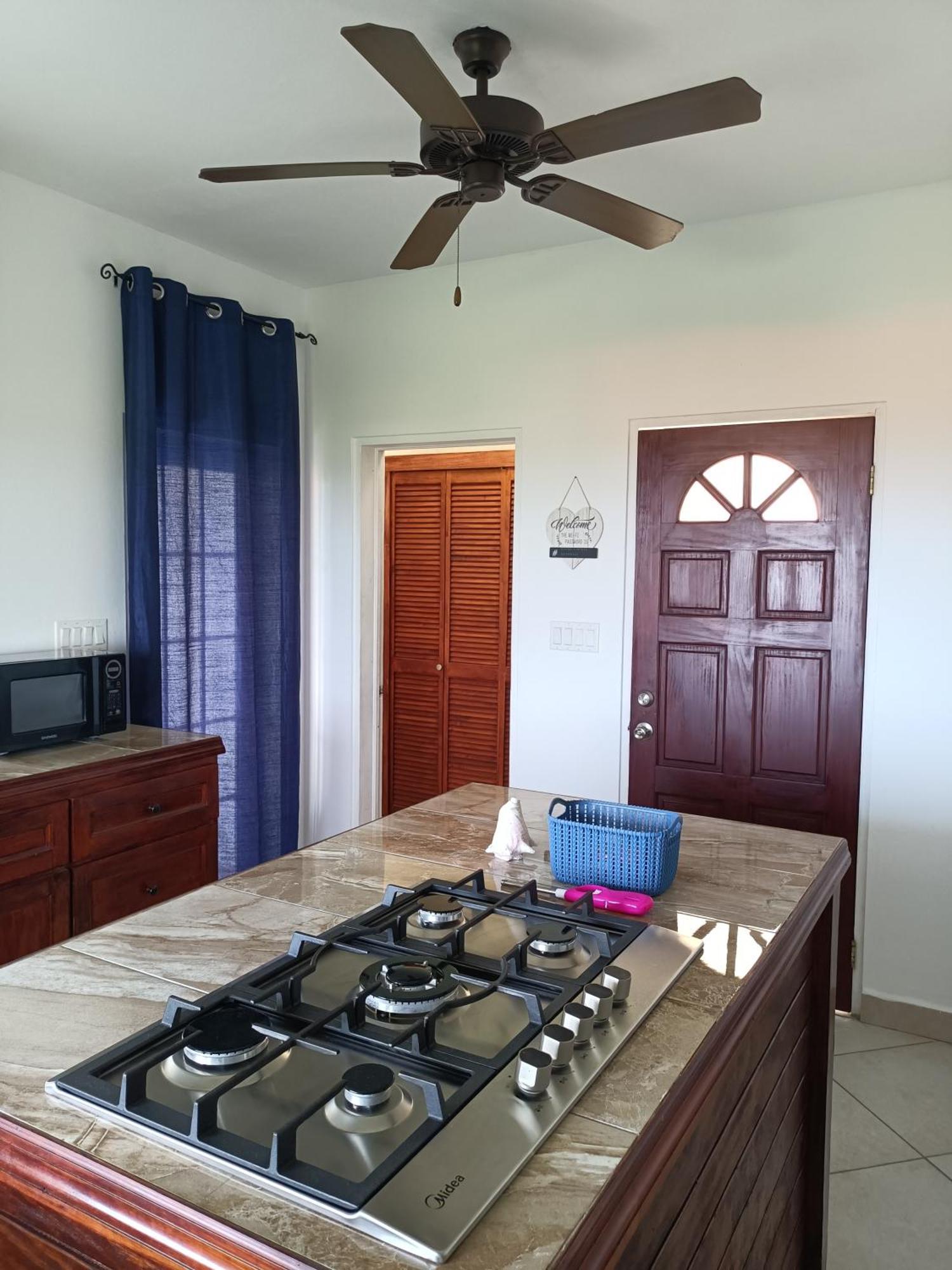 Holiday Home Belvedere Dickenson Bay Стая снимка